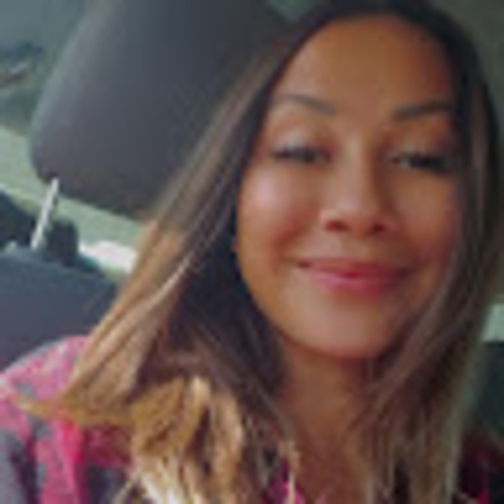 Meet your Posher, Larissa